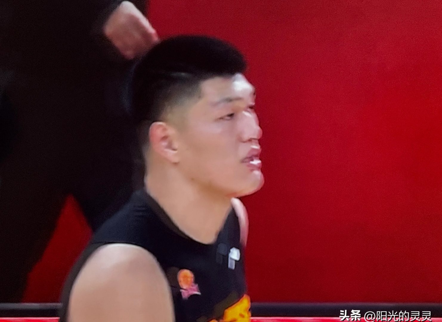 山西男篮轻松击败对手，取得胜利