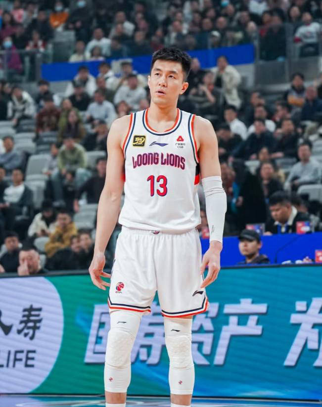 山西男篮在比赛中表现强势稳步前进