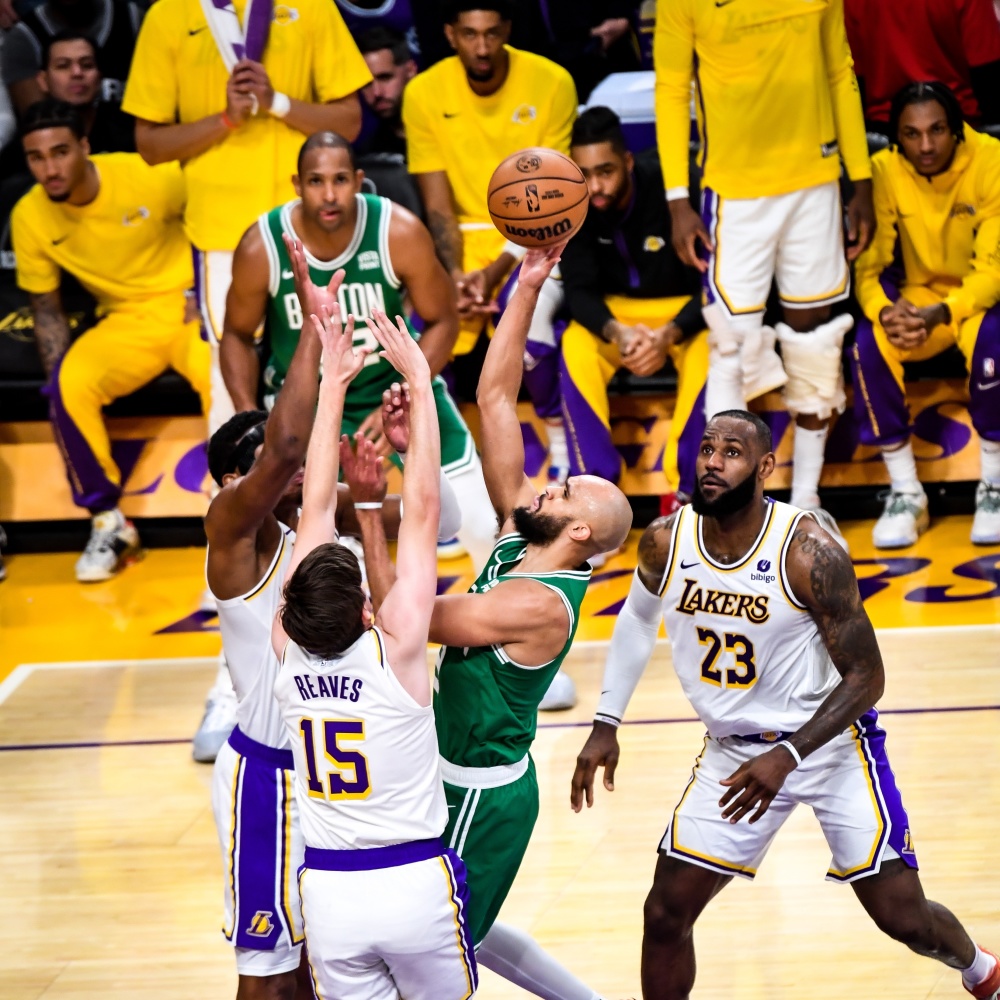 新奥尔良鹈鹕客场逆转尼克斯，迎来两连胜