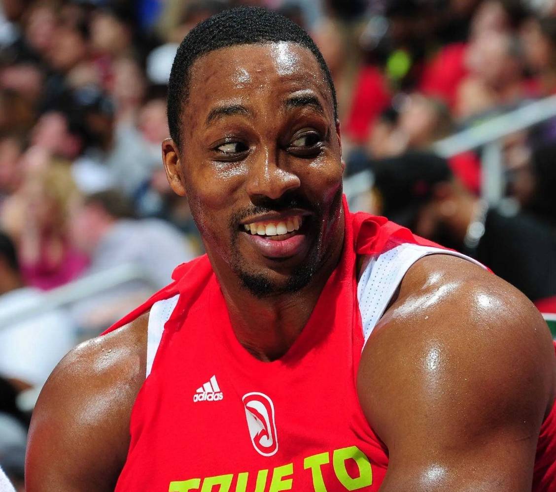 霍华德获得“最佳防守球员”奖项的简单介绍