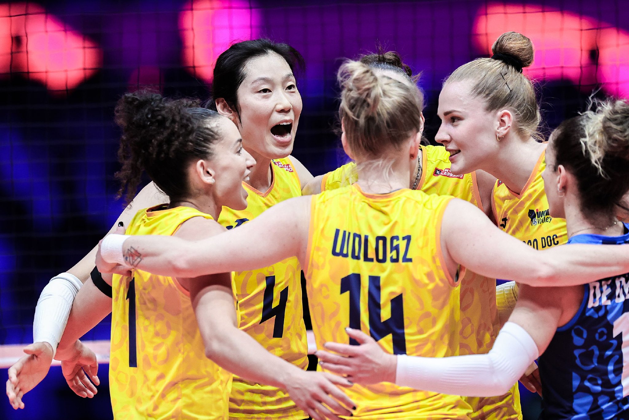 包含排球比赛强势登顶！俄罗斯队夺魁引发掌声！的词条