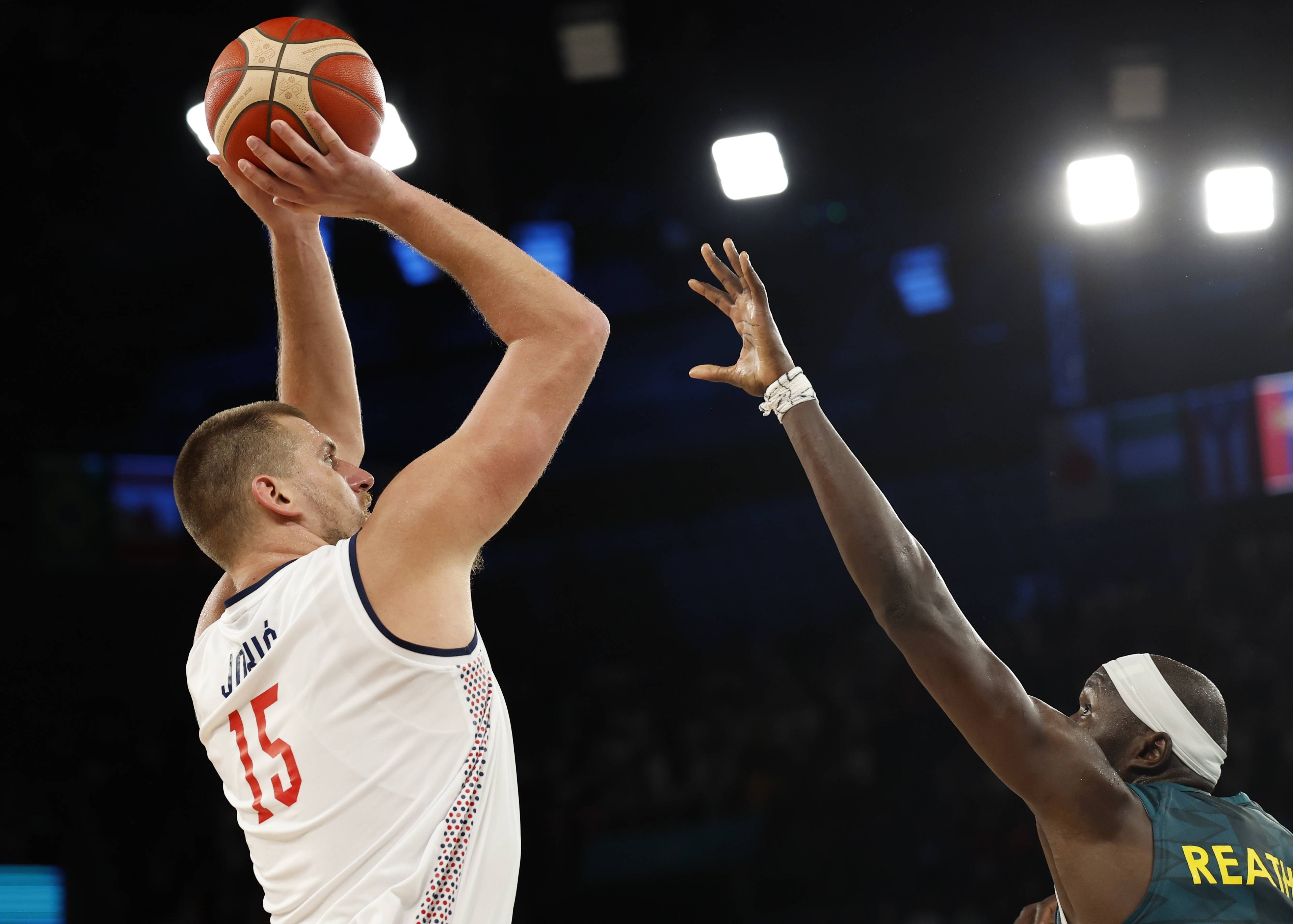 欧洲明星球员在国际篮球联赛中创造历史