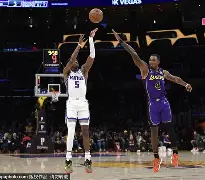 詹姆斯领军湖人队大胜,展现统治力 詹姆斯领军湖人队大胜,展现统治力