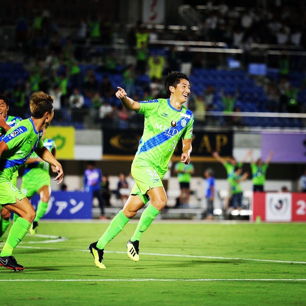 瑞拉尔队球员集体训练,士气高涨十足 瑞拉尔队球员集体训练,士气高涨十足