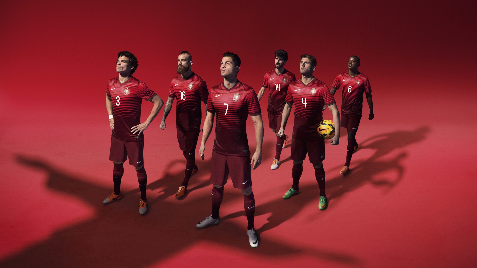 欧冠半决赛之夜，当一个幽灵降临球场，谁又能逃出哈兰德的引力场？