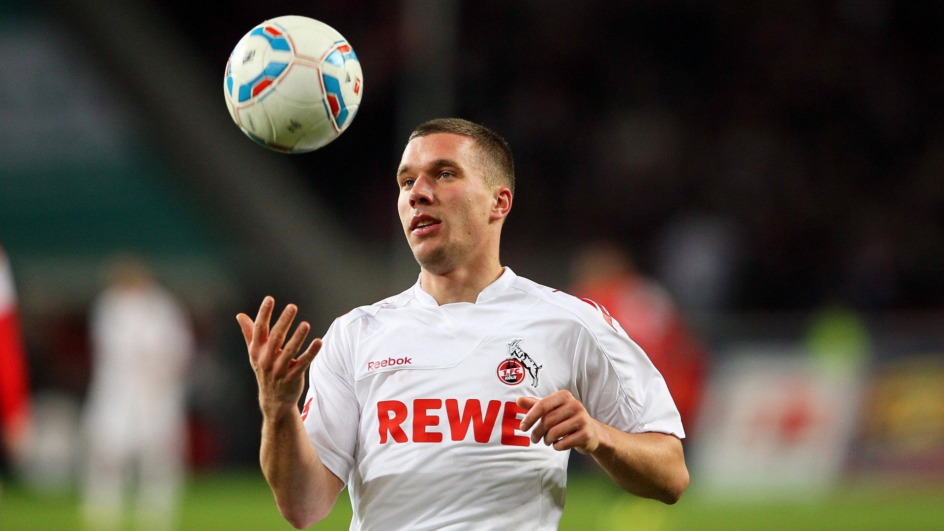 绿茵镜像，希腊对阵奥地利，一个人的凯恩级演出